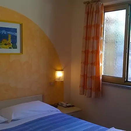 Panorama E Отель